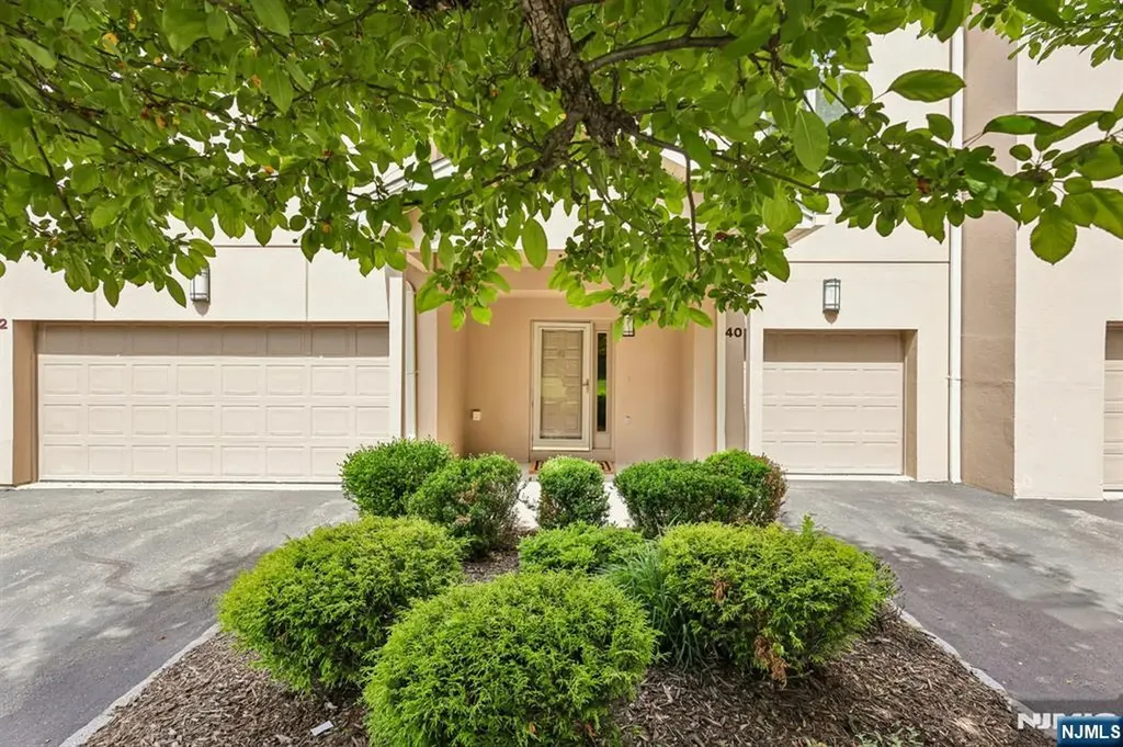 40 Rio Vista Drive Allendale NJ 07401