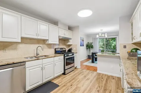 40 Rio Vista Drive Allendale NJ 07401