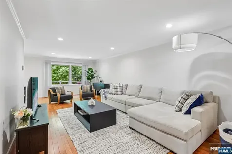 40 Rio Vista Drive Allendale NJ 07401