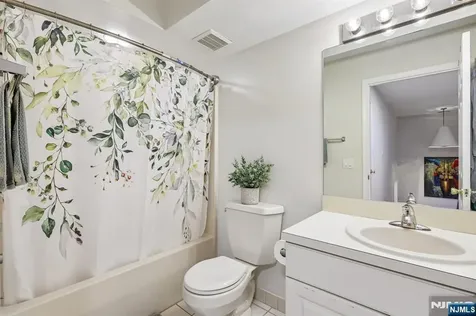 40 Rio Vista Drive Allendale NJ 07401
