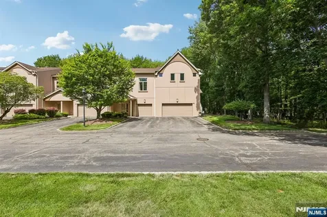 40 Rio Vista Drive Allendale NJ 07401