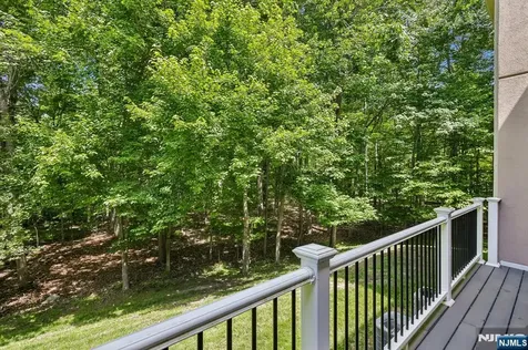 40 Rio Vista Drive Allendale NJ 07401