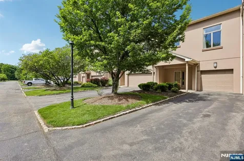 40 Rio Vista Drive Allendale NJ 07401