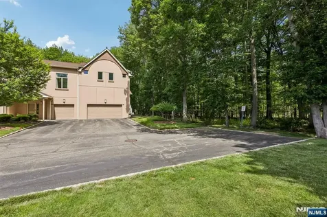 40 Rio Vista Drive Allendale NJ 07401