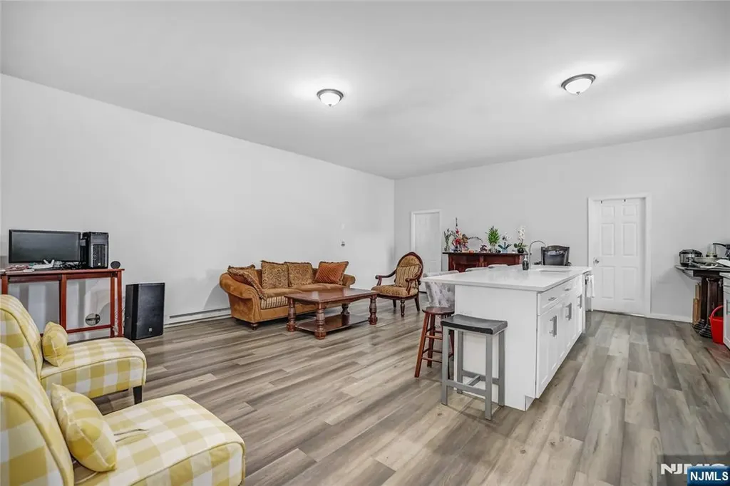 512 Monastery Place Union City NJ 07087