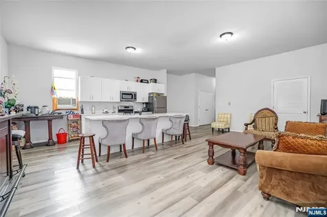 512 Monastery Place Union City NJ 07087