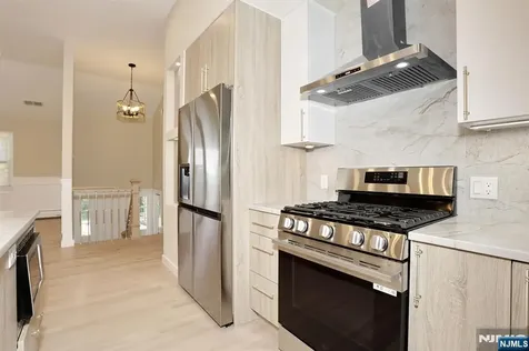 415 Goffle Road Wyckoff NJ 07481