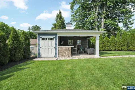 42 Saratoga Drive Oakland NJ 07436