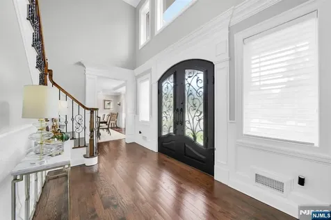 42 Saratoga Drive Oakland NJ 07436