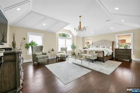 42 Saratoga Drive Oakland NJ 07436