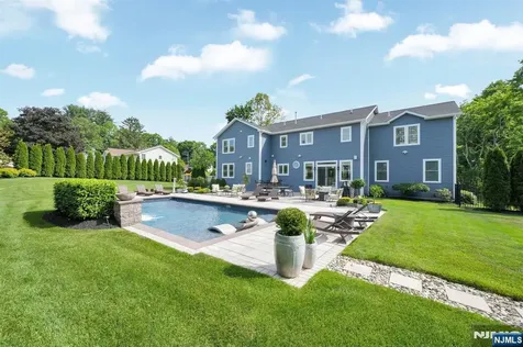 42 Saratoga Drive Oakland NJ 07436