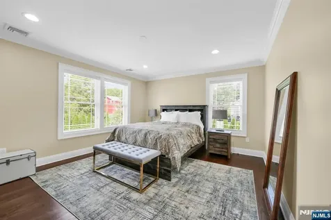 42 Saratoga Drive Oakland NJ 07436