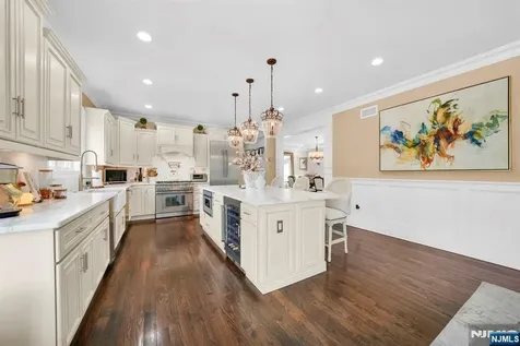 42 Saratoga Drive Oakland NJ 07436