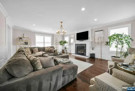 42 Saratoga Drive Oakland NJ 07436