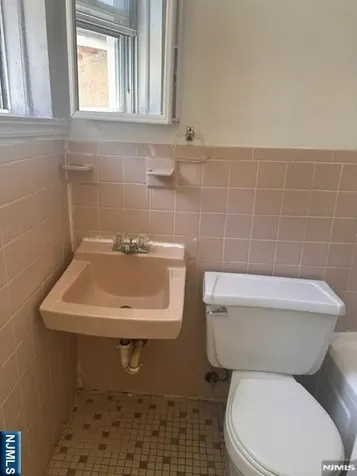 46 Farnham Avenue Garfield NJ 07026