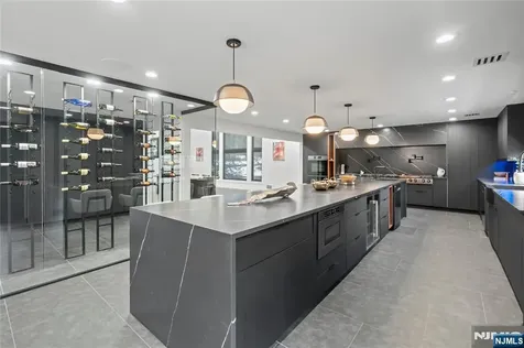 84 Shrewsbury Drive Livingston NJ 07039
