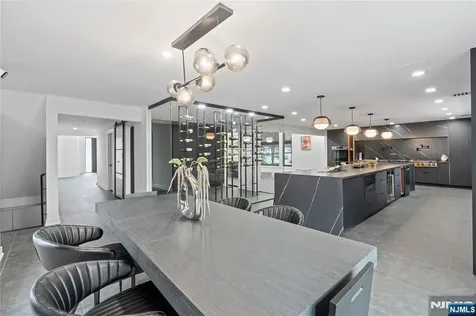 84 Shrewsbury Drive Livingston NJ 07039