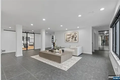 84 Shrewsbury Drive Livingston NJ 07039