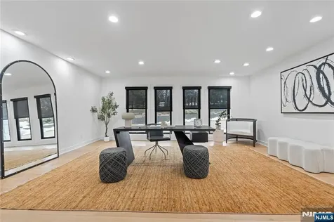 84 Shrewsbury Drive Livingston NJ 07039