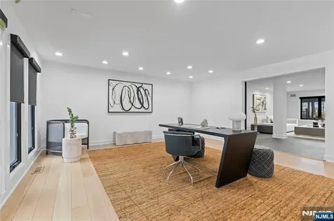 84 Shrewsbury Drive Livingston NJ 07039