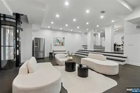 84 Shrewsbury Drive Livingston NJ 07039