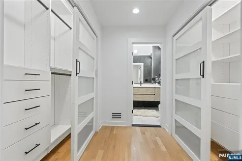 84 Shrewsbury Drive Livingston NJ 07039