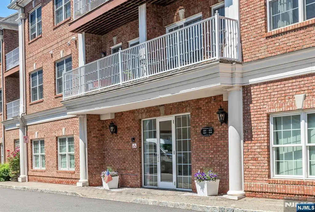 1302 Rio Vista Lane Northvale NJ 07647