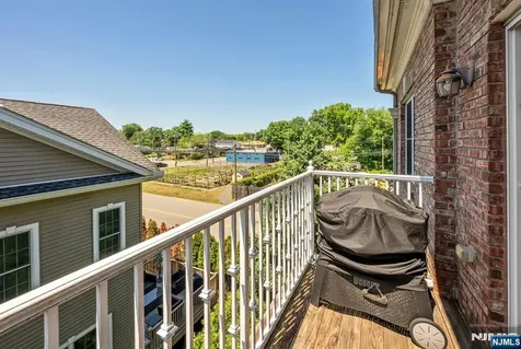1302 Rio Vista Lane Northvale NJ 07647