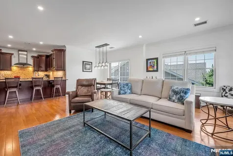 1302 Rio Vista Lane Northvale NJ 07647