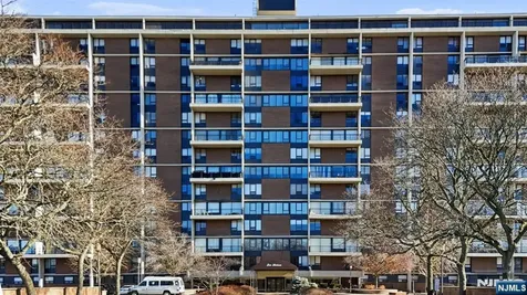 2 Horizon Fort Lee NJ 07024