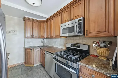 2 Horizon Fort Lee NJ 07024