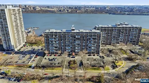 2 Horizon Fort Lee NJ 07024