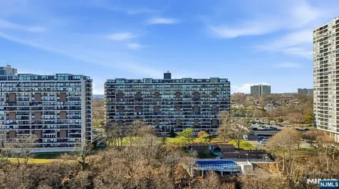 2 Horizon Fort Lee NJ 07024
