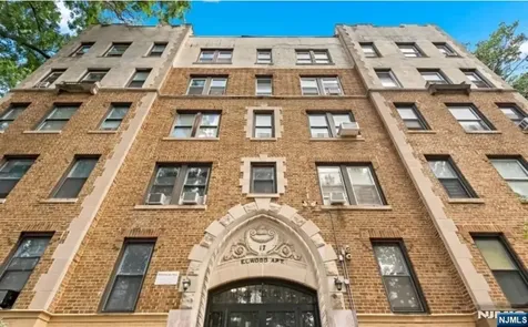 17 Elwood Place Newark NJ 07104