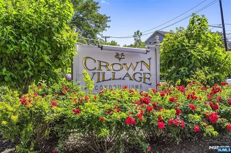 100 Crown Court Edgewater NJ 07020
