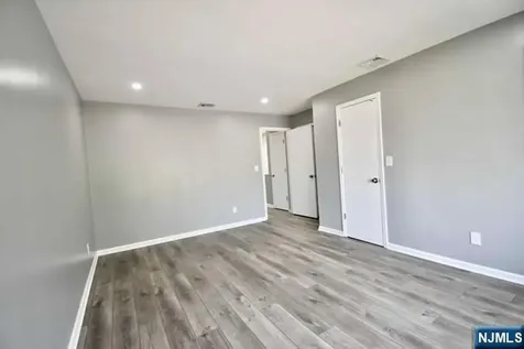 2482 5th Street Fort Lee NJ 07024