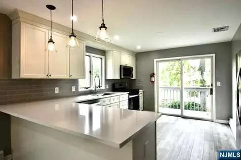 2482 5th Street Fort Lee NJ 07024