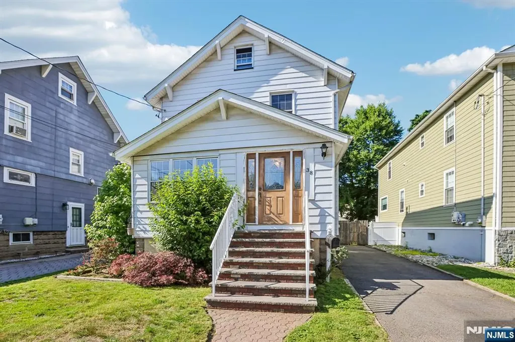 38 Sunnyside Avenue Dumont NJ 07628