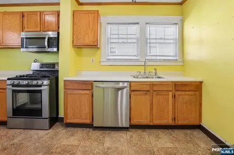 38 Sunnyside Avenue Dumont NJ 07628