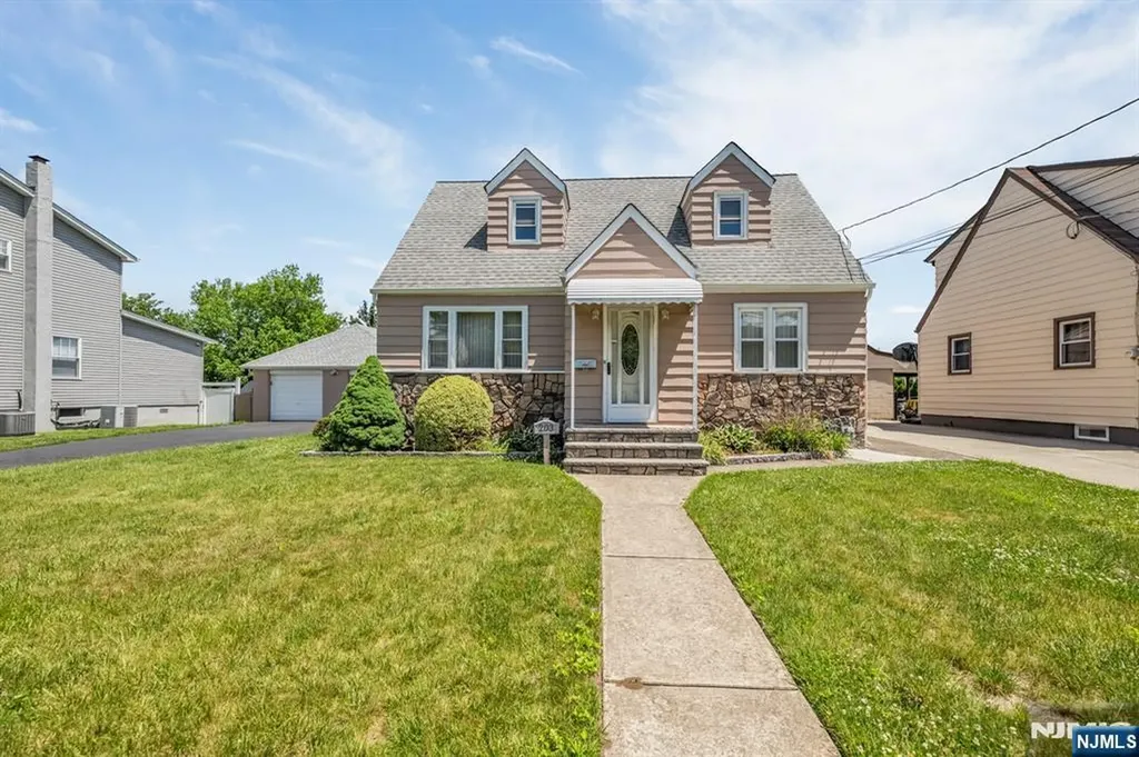 203 Charlton Avenue Lodi NJ 07644