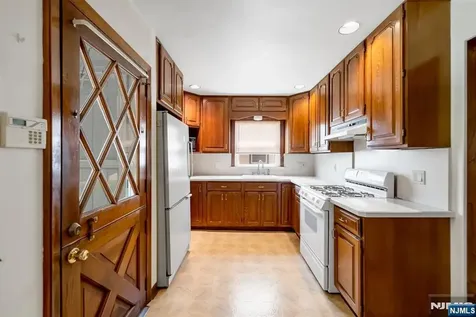 203 Charlton Avenue Lodi NJ 07644