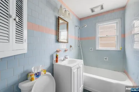 203 Charlton Avenue Lodi NJ 07644