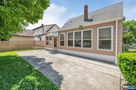 203 Charlton Avenue Lodi NJ 07644