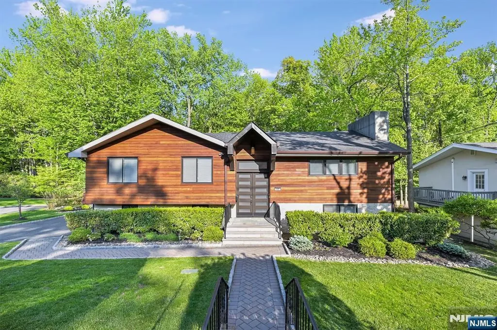 655 Floyd Street Englewood Cliffs NJ 07632