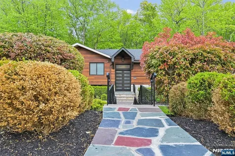 655 Floyd Street Englewood Cliffs NJ 07632