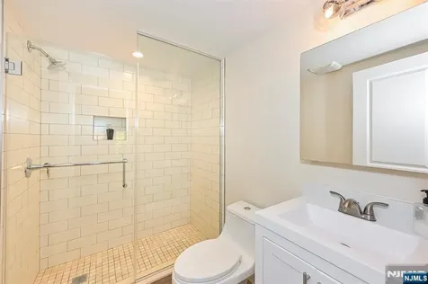 655 Floyd Street Englewood Cliffs NJ 07632