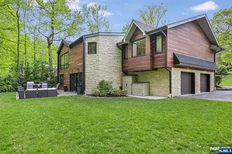 655 Floyd Street Englewood Cliffs NJ 07632