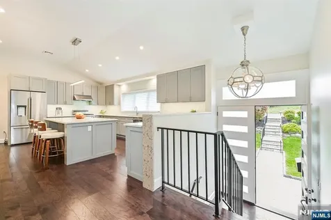 655 Floyd Street Englewood Cliffs NJ 07632