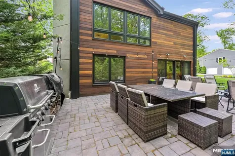 655 Floyd Street Englewood Cliffs NJ 07632