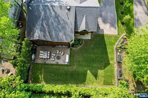655 Floyd Street Englewood Cliffs NJ 07632